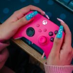 Xbox lancia il controller Deep Pink: elegante, funzionale e irresistibilmente rosa thumbnail
