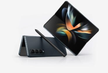 Samsung Galaxy Z Fold 5 potrebbe rifarsi il look con una nuova cerniera thumbnail