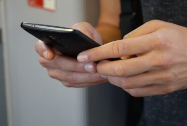 Telefonia mobile: prezzo medio in calo e crescita record per i giga mensili thumbnail