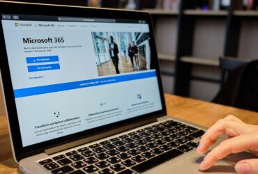 Microsoft pronta a portare ChatGPT in Word, PowerPoint e Outlook thumbnail