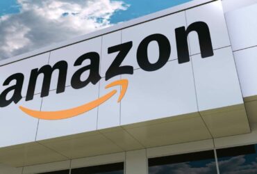 Amazon punta sul lavoro ibrido: dipendenti in ufficio per almeno tre giorni a settimana thumbnail