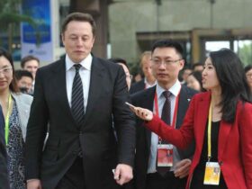 Elon Musk potrebbe assumere un nuovo CEO per Twitter entro fine anno thumbnail