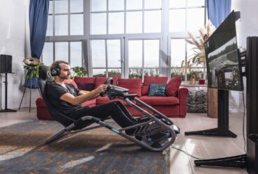 Logitech e Playseat lanciano il nuovo cockpit per giochi e simulatori di corsa thumbnail