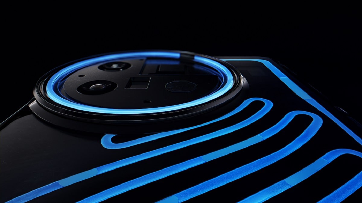OnePlus 11 Concept, in anteprima il design che debutterà al MWC thumbnail