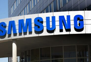 Samsung brevetta uno smartwatch con proiettore incorporato thumbnail