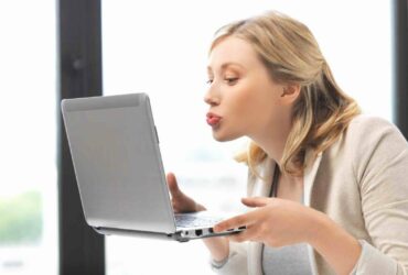 Con questo dispositivo cinese è possibile baciarsi a distanza thumbnail