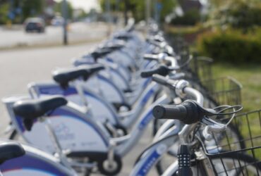 Le vendite delle bici rallentano, ma volano quelle delle e-bike thumbnail
