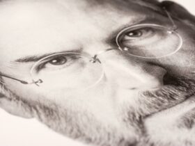 Quanto vale un oggetto firmato da Steve Jobs? Tanto thumbnail