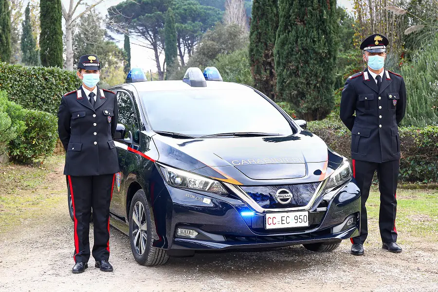 Nissan Leaf coast guard carabinieri