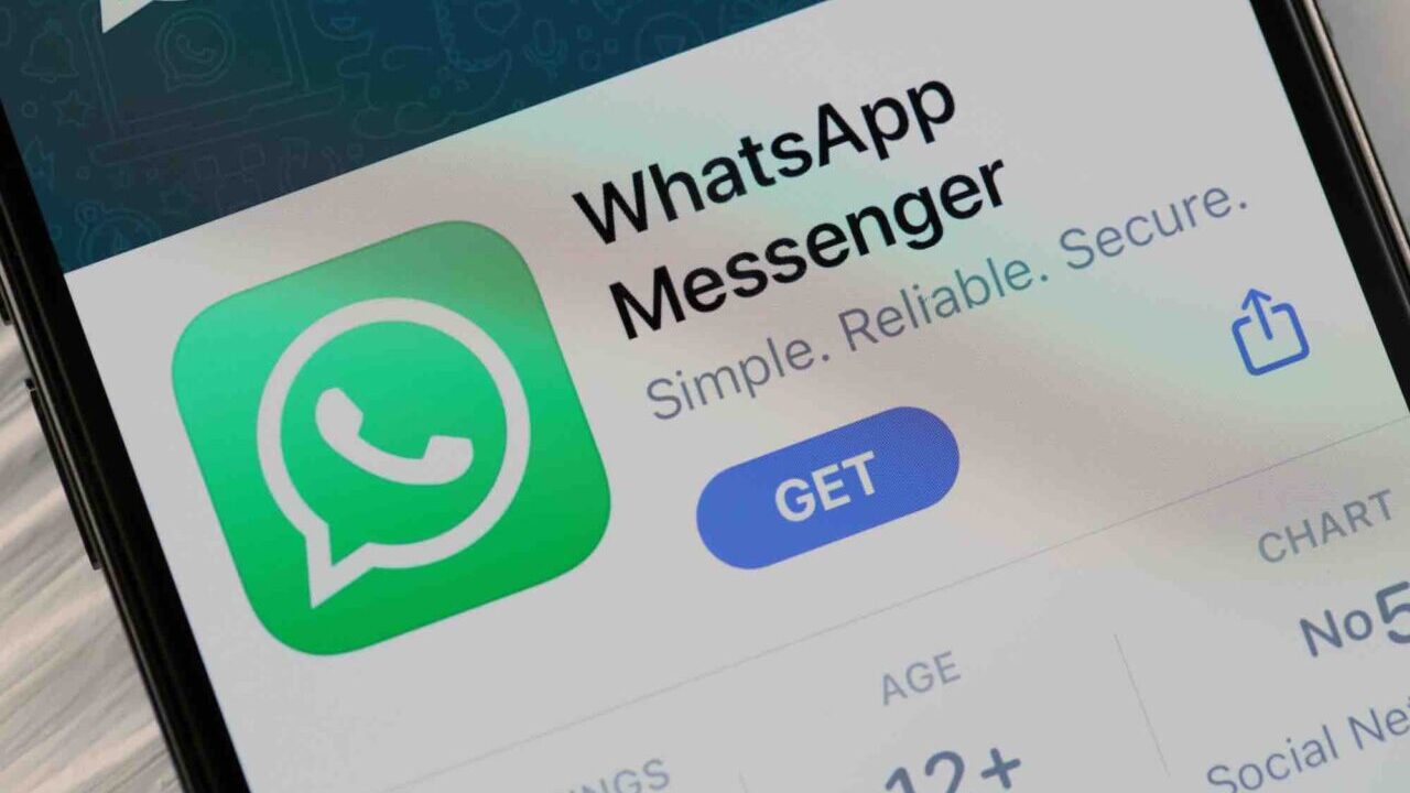 La truffa del "mi manchi molto" su WhatsApp: come funziona e come proteggersi thumbnail