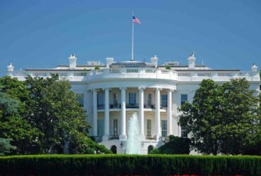 Gli Stati Uniti vietano l’utilizzo dello spyware commerciale, ma cos’è esattamente? thumbnail