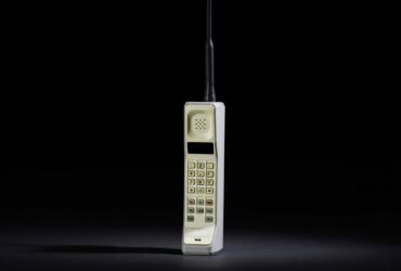 50 anni fa avveniva la prima telefonata da un cellulare thumbnail