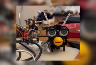 ChatGPT collegato a un Furby è l’apocalisse che ci meritiamo thumbnail