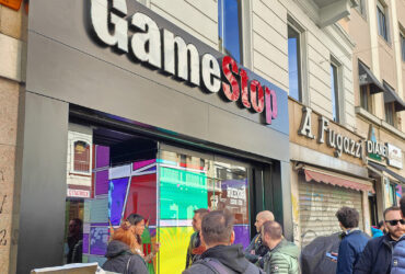 Gamestop inaugura il suo primo Flagship Store a Milano thumbnail