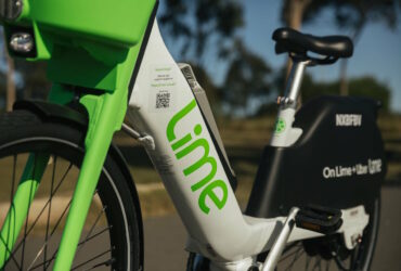 Lime lancia a Milano la bicicletta elettrica Gen4  thumbnail