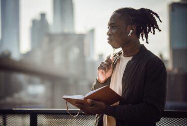 Audio jack: why he disappeared and how to survive without him