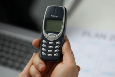 Un "Nokia 3310" usato per rubare auto in 15 secondi thumbnail