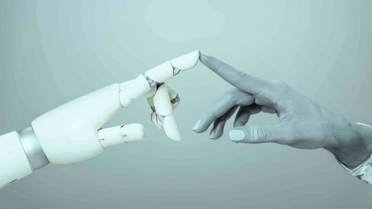 OpenAI e Figure: stiamo davvero costruendo una società di robot? thumbnail