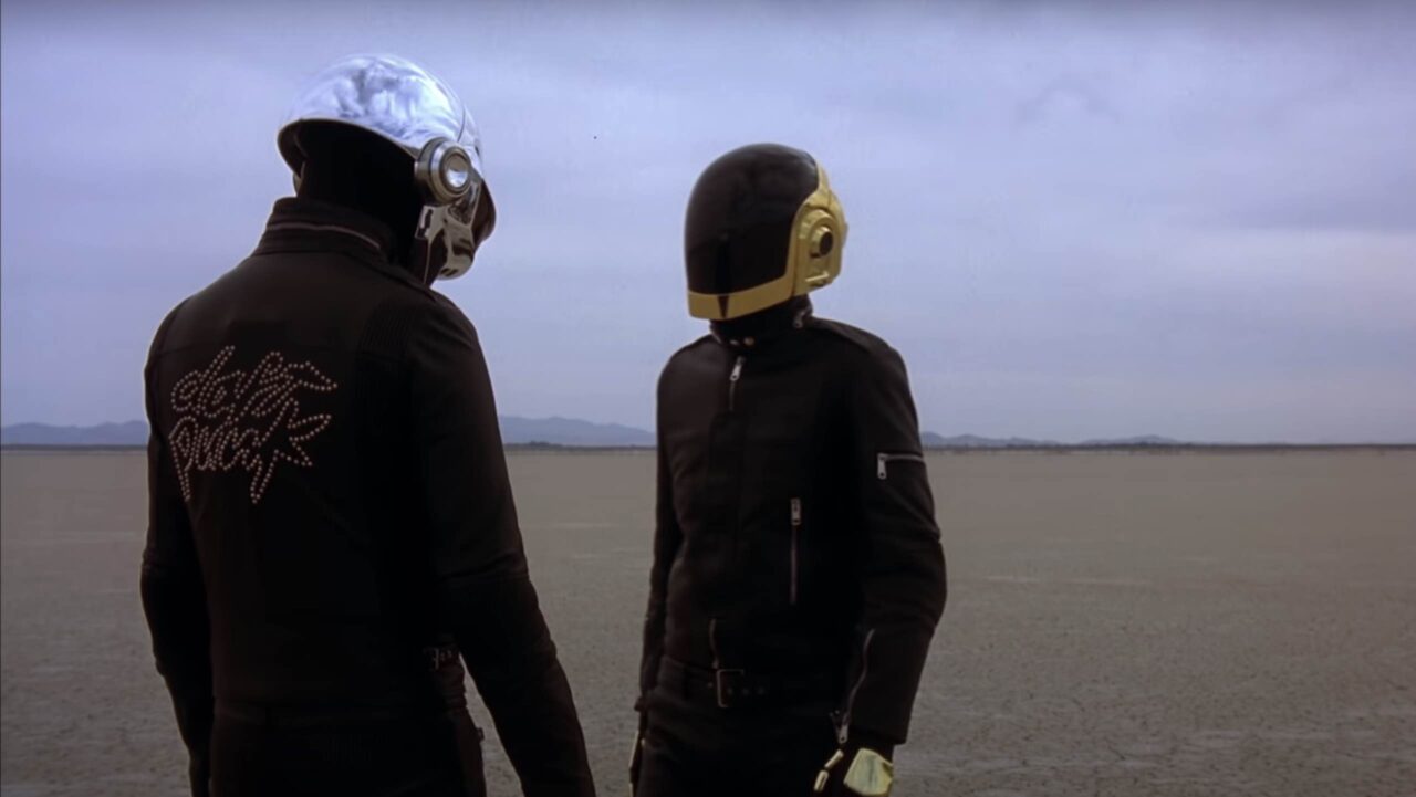 I Daft Punk avevano previsto tutto: “Ci siamo sciolti perchè spaventati dall’avvento dell’AI” thumbnail
