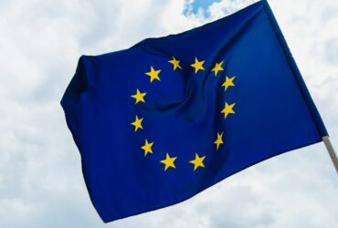 L'Europa propone nuove regole per il copyright dell'AI generativa thumbnail