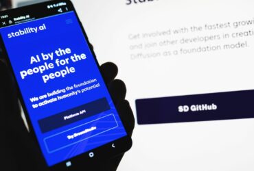 Stability AI sfida Open AI lanciando i propri chatbot in stile ChatGPT thumbnail