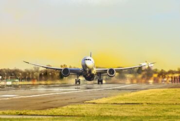 Aumentano le truffe sui viaggi aerei: attenti alle email di phishing thumbnail