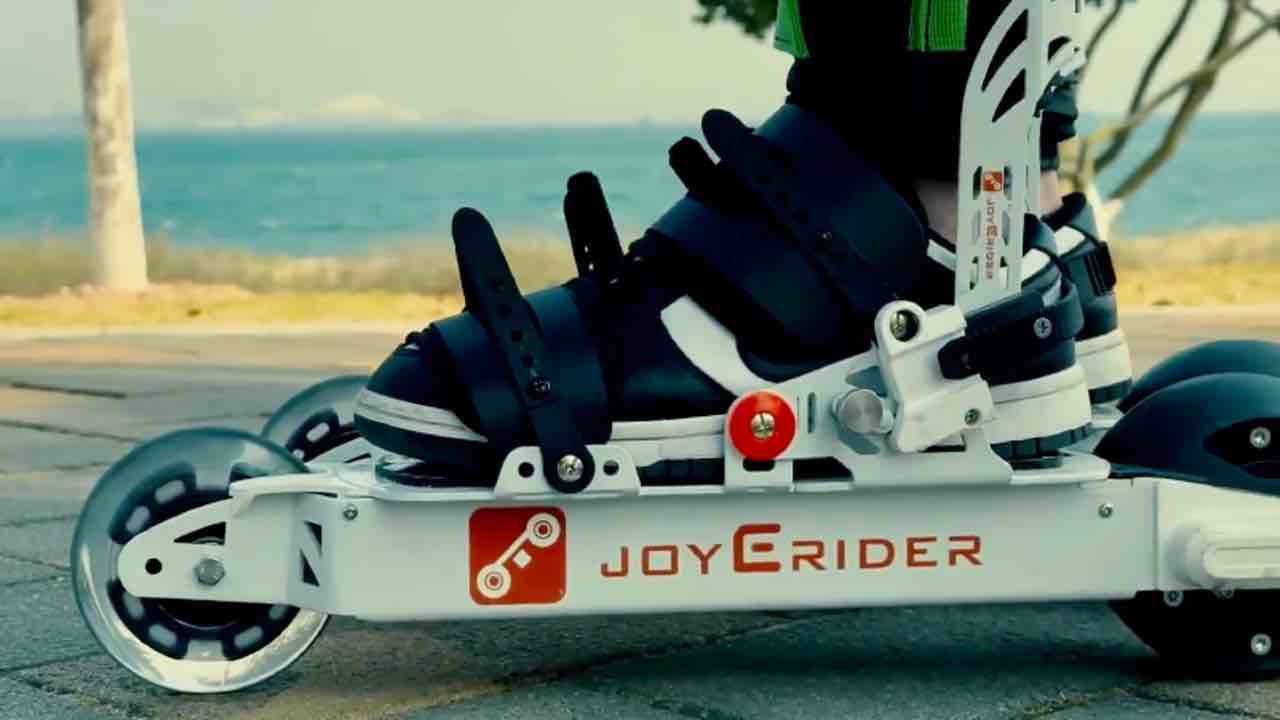 JoyErider, i pattini elettrici che si controllano con il tocco del piede thumbnail