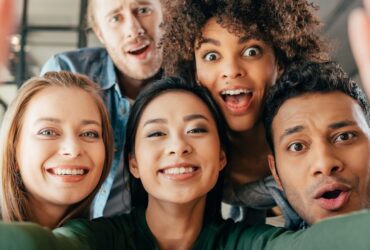 Questo servizio AI crea finte fotografie con i vostri amici thumbnail