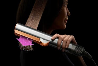 Dyson Airstrait: la piastra innovativa che asciuga e liscia i capelli con l'aria thumbnail