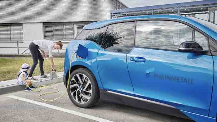 Electric cars, sidewalk charging arrives from Germany, source official website