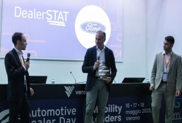 Ford Pro vince il premio DealerSTAT 2023: è il brand più apprezzato tra i dealer di veicoli in Italia thumbnail