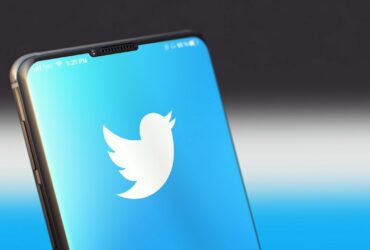 Twitter, il trucco per avere la spunta blu gratis (ma per poco) thumbnail