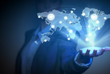 Worldcoin, il token del CEO di OpenAI per il "reddito di cittadinanza universale" thumbnail