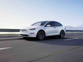 Tesla, la fuga di dati dalla Germania punta il dito sulla guida assistita thumbnail