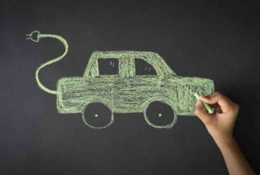 Auto elettriche, l'Italia rimane con il freno a mano tirato in fatto di vendite thumbnail