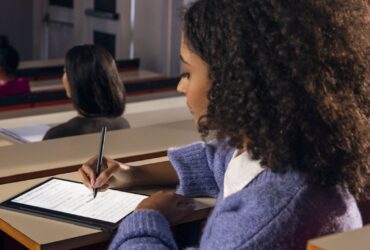 Lenovo Tab Extreme e Lenovo Smart Paper, il tablet da 14,5" e quello e-ink arrivano in Italia thumbnail