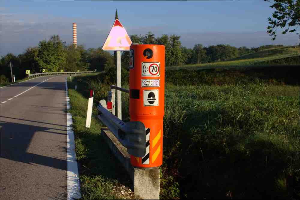 Highway Code, from license plates to insurance for bikes and scooters, source Depositphotos1