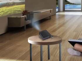 La magia del cinema portatile: ecco il proiettore smart perfetto da usare in campeggio, casa e a lavoro thumbnail