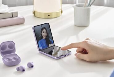 Galaxy Z Flip5, trapela online un'immagine del pieghevole di Samsung thumbnail