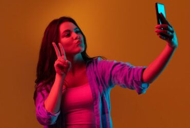 DreamBooth di Google genera infiniti selfie con l’intelligenza artificiale thumbnail