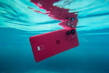 Motorola presenta edge 40 Viva Magenta edition thumbnail