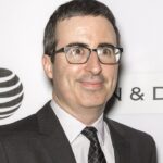 La protesta su Reddit prende una piega surreale: tre subreddit postano solo su John Oliver thumbnail