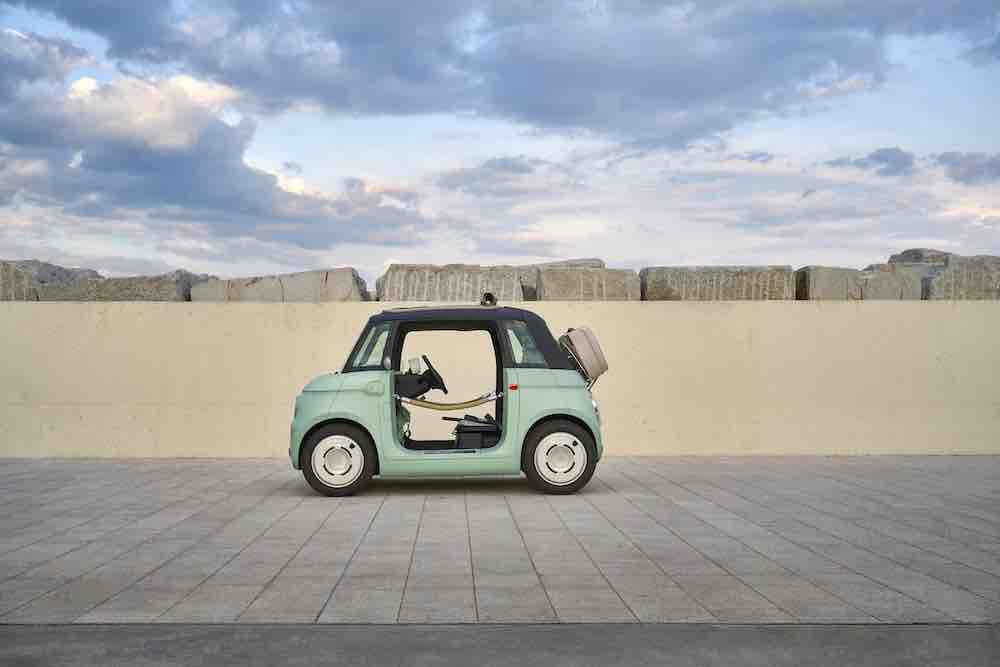 Fiat Topolino, the chic quadricycle that winks at the Dolce Vita, press office source