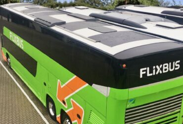 Arrivano gli autobus di FlixBus alimentati a energia solare thumbnail