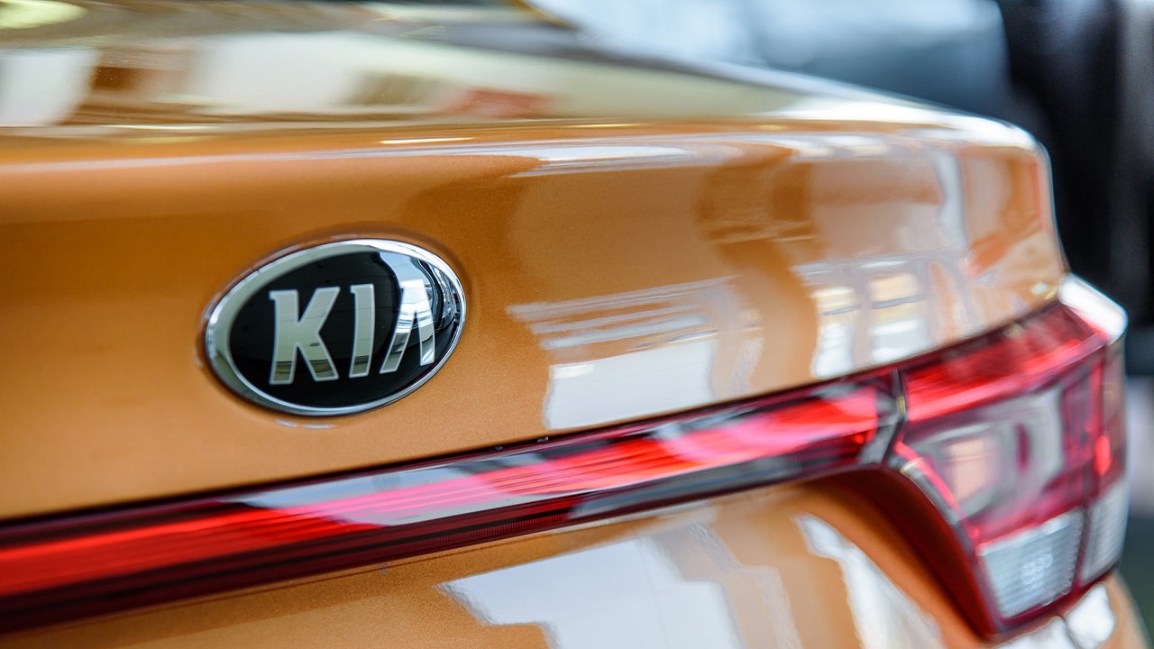 Kia segna nuovi record di vendita e punta alla leadership nella mobilità sostenibile thumbnail