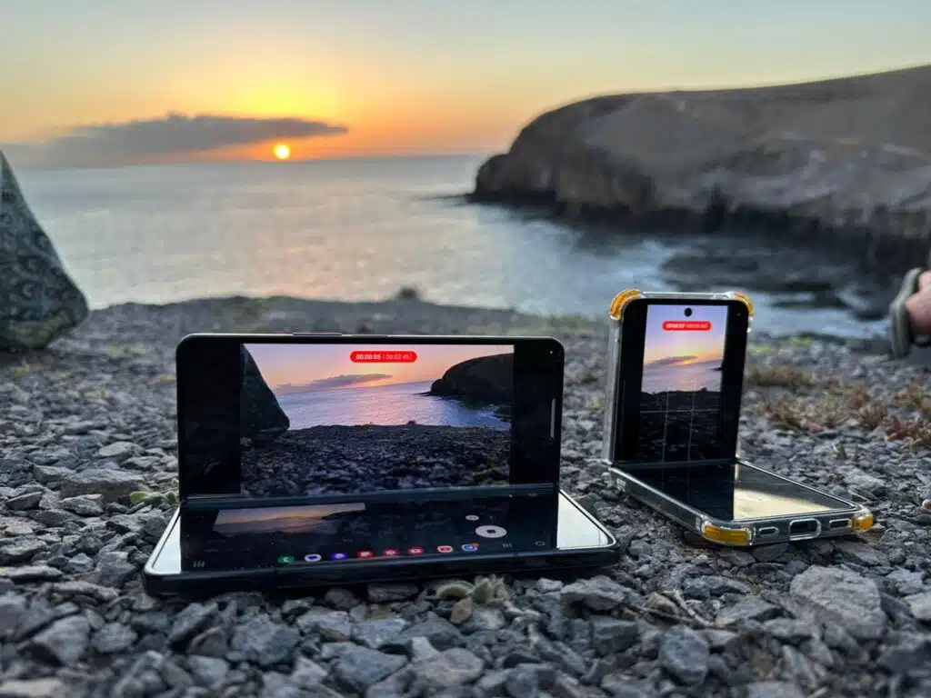 Galaxy Z Fold4 and Galaxy Z Flip4 discovering Lanzarote 1