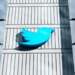 Twitter diventa X: rimossa l’insegna dell’uccellino dalla sede di San Francisco thumbnail