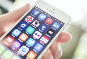 La Cina spegne Internet ai suoi giovani: stop al web notturno per i minorenni cinesi thumbnail