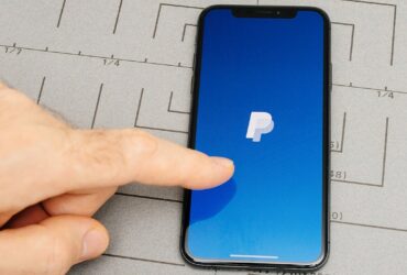 PayPal lancia una stablecoin legata al dollaro americano thumbnail