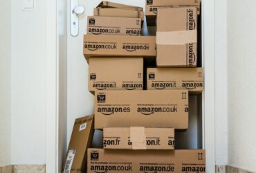 Riceve 100 pacchi Amazon (non richiesti). Ecco perché potrebbe succedere a chiunque thumbnail